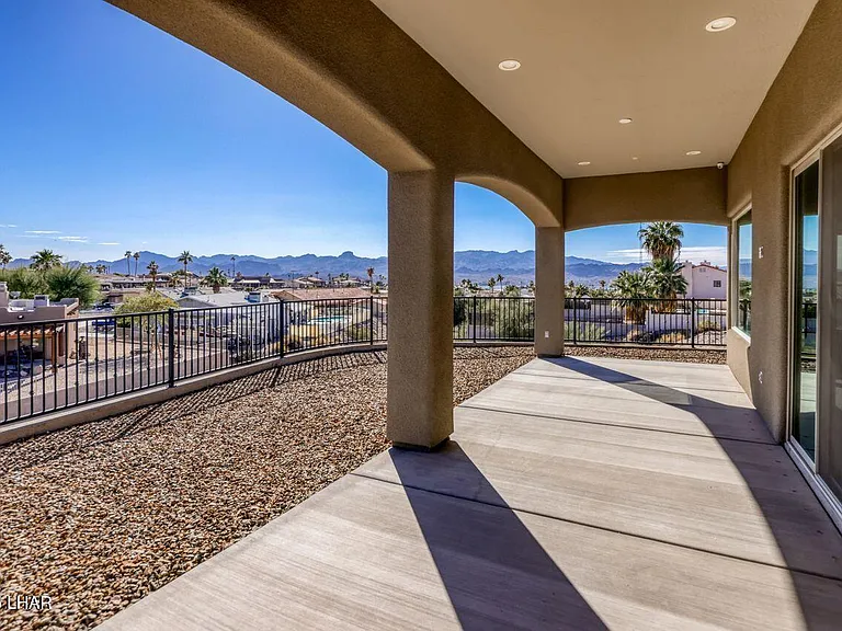 2520 Demaret Dr — Photo 38