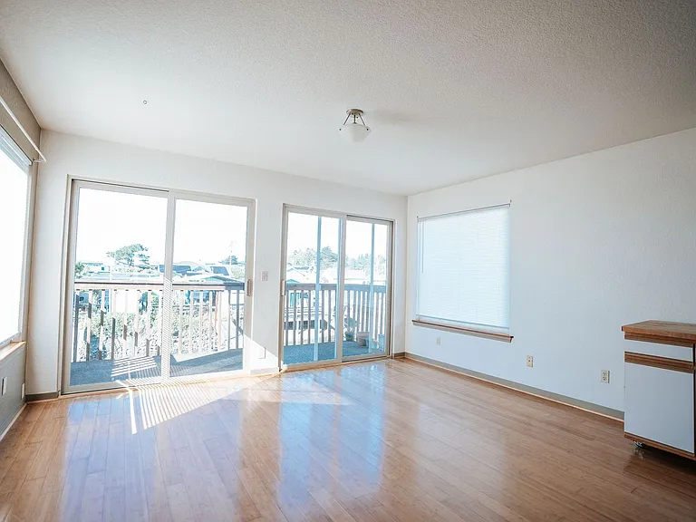 122 Cod St — Photo 6