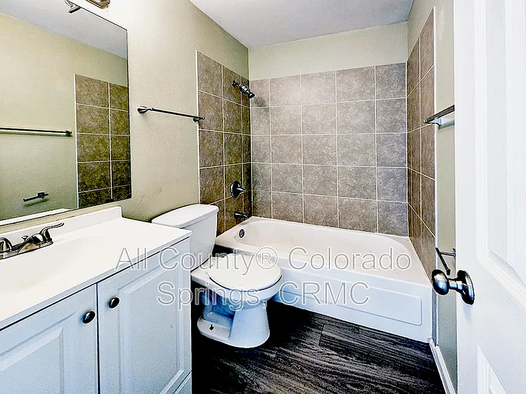 1010 Mazatlan Cir #B — Photo 8