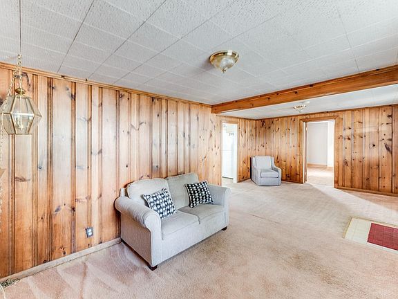 3rd image of 289 Winebarger Cir