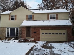 4326 Baintree Rd, University Heights, OH 44118