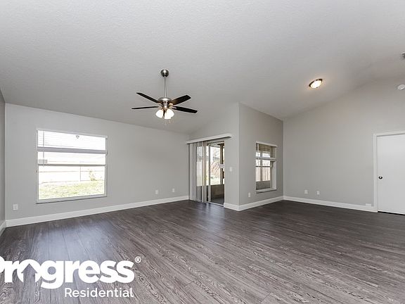 4th image of 14019 Ames Ave