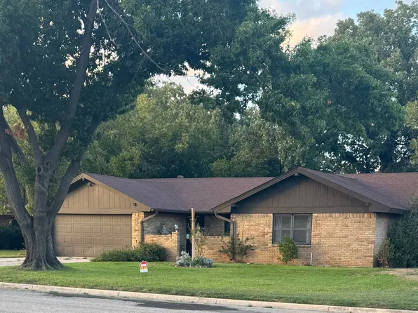 2508 12th St, Brownwood, TX 76801