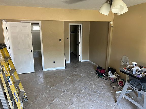 4th image of 3910 Fernglade Dr