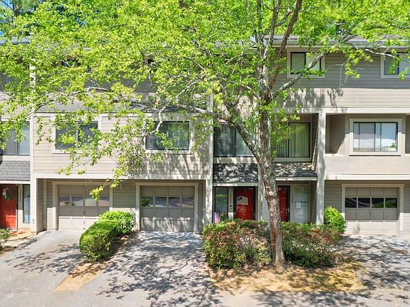 3rd image of 2883 Torreya Way SE