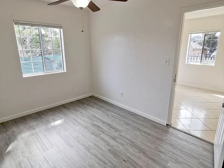 2029-2033 Osborn St — Photo 8