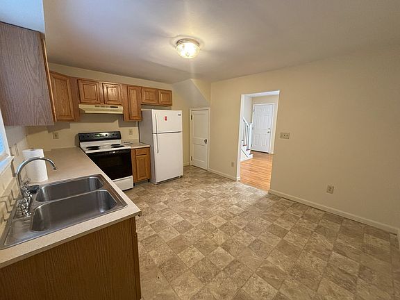 5th image of 3 Leach Ave #1
