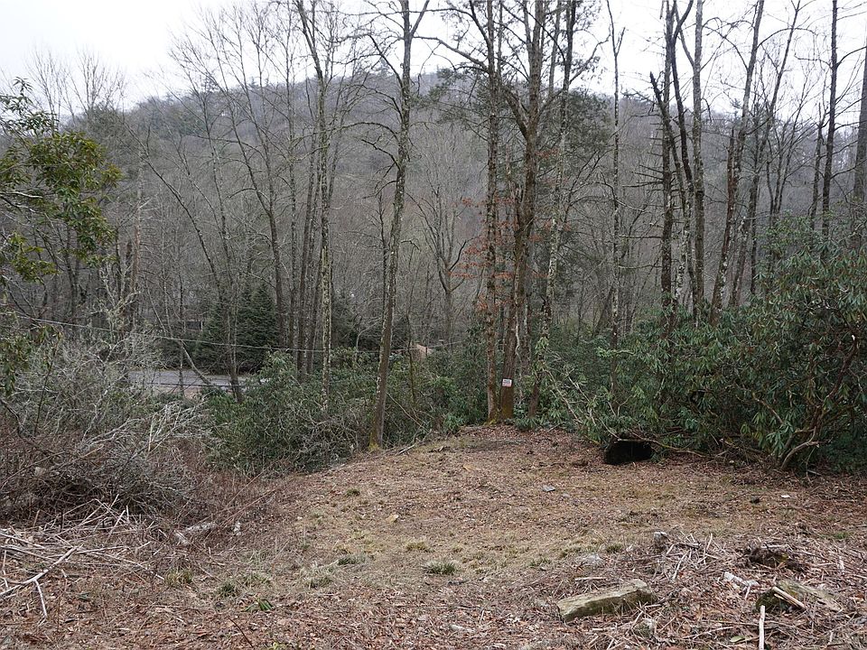 2nd image of 200 Hemlock Drive