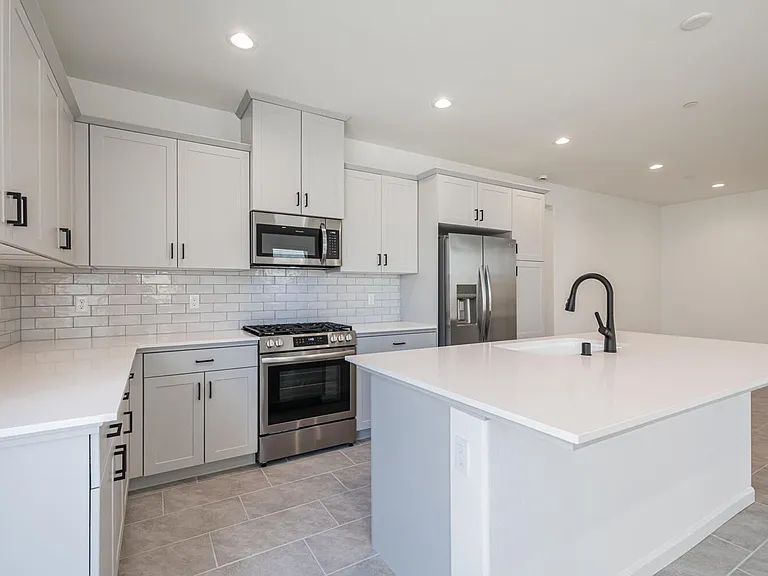 697 Philip Way — Photo 11