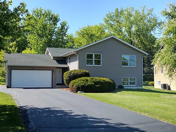 2nd image of 1127 Candlewick Dr NW