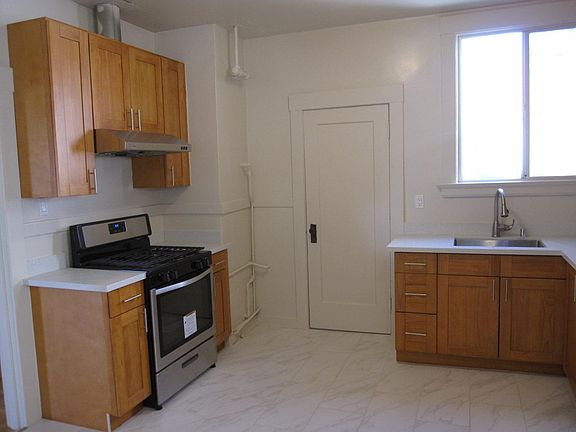 2nd image of 404 12th Ave #5