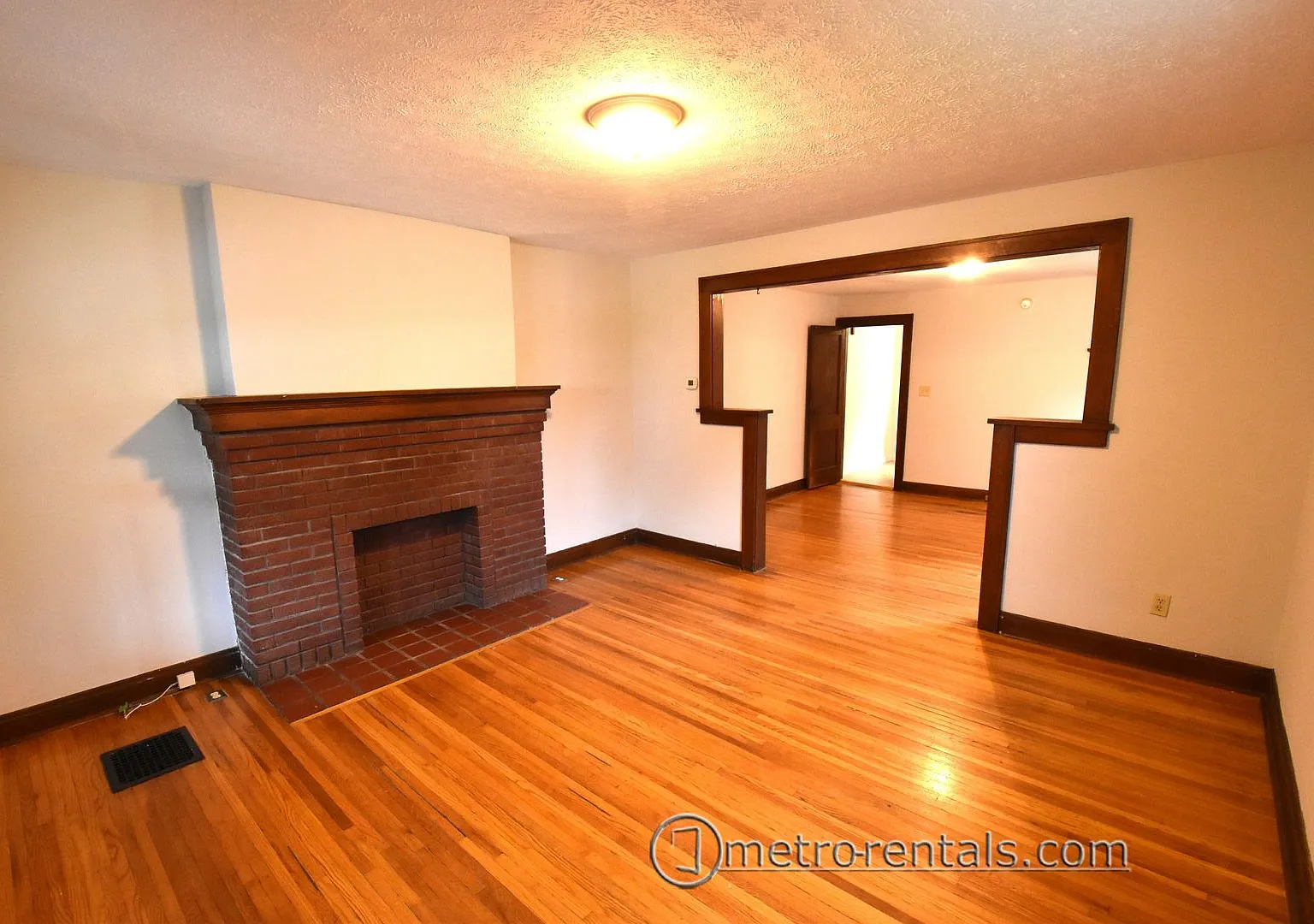 238-240 W Pacemont Road — Photo 1