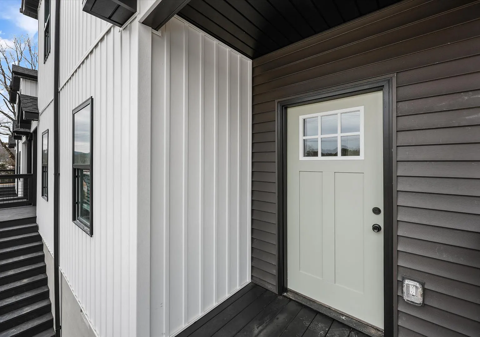 8302 Lobelia Ln — Photo 2