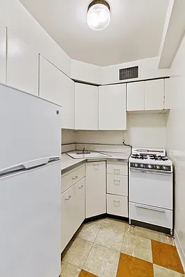 Rented by Compass | media 17