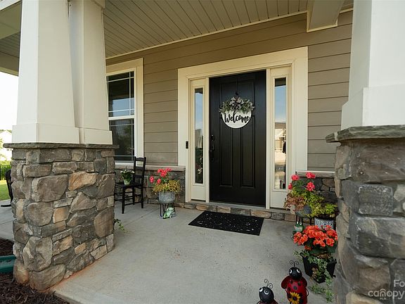 4th image of 117 Eagles Landing Dr