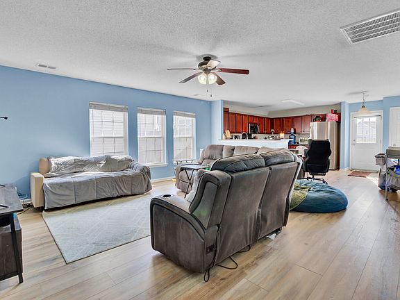 4th image of 309 Bradley Bend Dr
