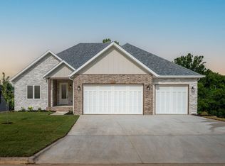 5945 S Dollison Ave, Springfield, MO 65810
