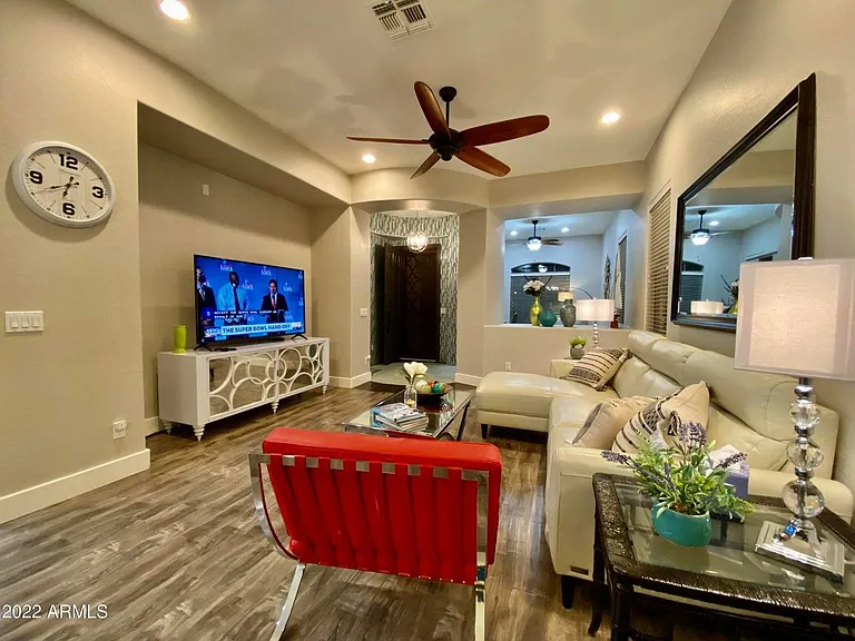 2042 W Periwinkle Way — Photo 7