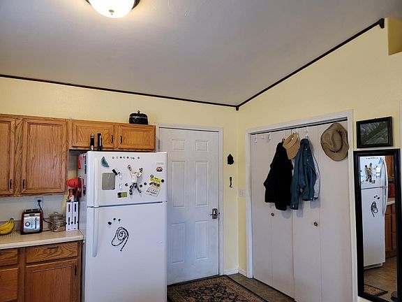 2nd image of 408 Aeneas St N