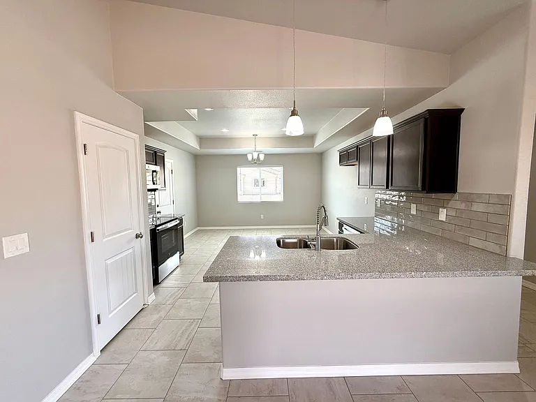 732 Vista Grande Dr — Photo 8