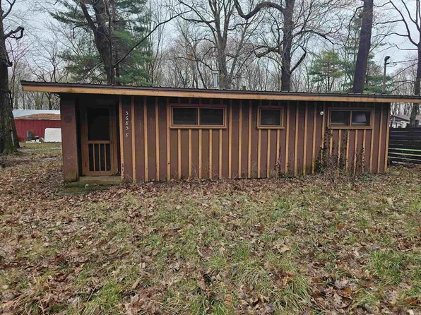 5685 E Tulip Trl, Knox, IN 46534