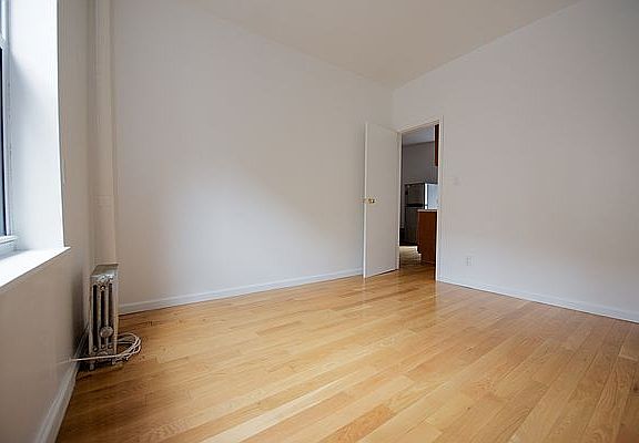 3rd image of 149 Elizabeth St APT E7