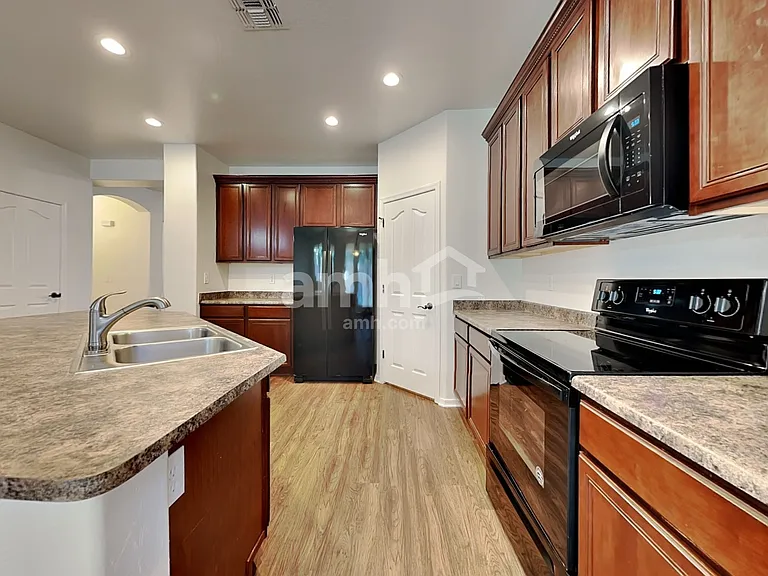 17578 W Ironwood St — Photo 3