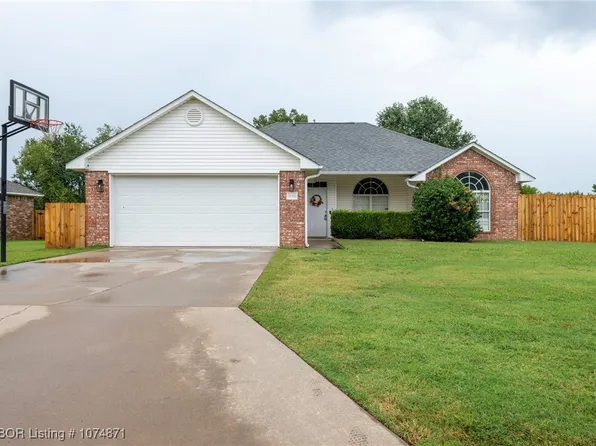 1650 Birchwood Ln, Greenwood, AR 72936