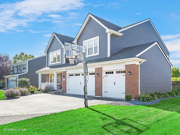 3rd image of 25119 Scott Dr