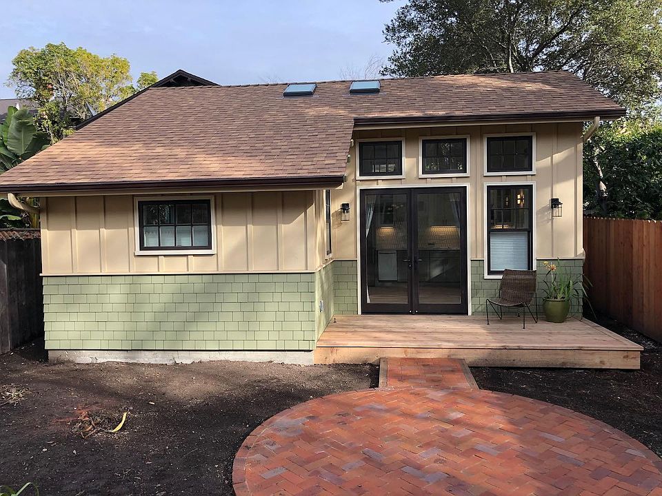 This home is an ADU Cottage