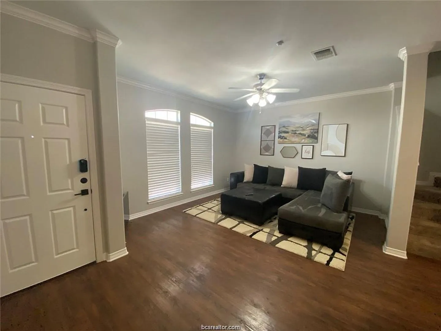 4 Bedroom Lakeridge - Available NOW! — Photo 4