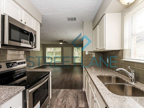 5th image of 3205 Wavecrest St