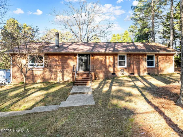 206 Haldane Drive, Southern Pines, NC 28387