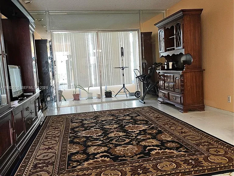 5121 W Oakland Park Blvd #211 — Photo 5
