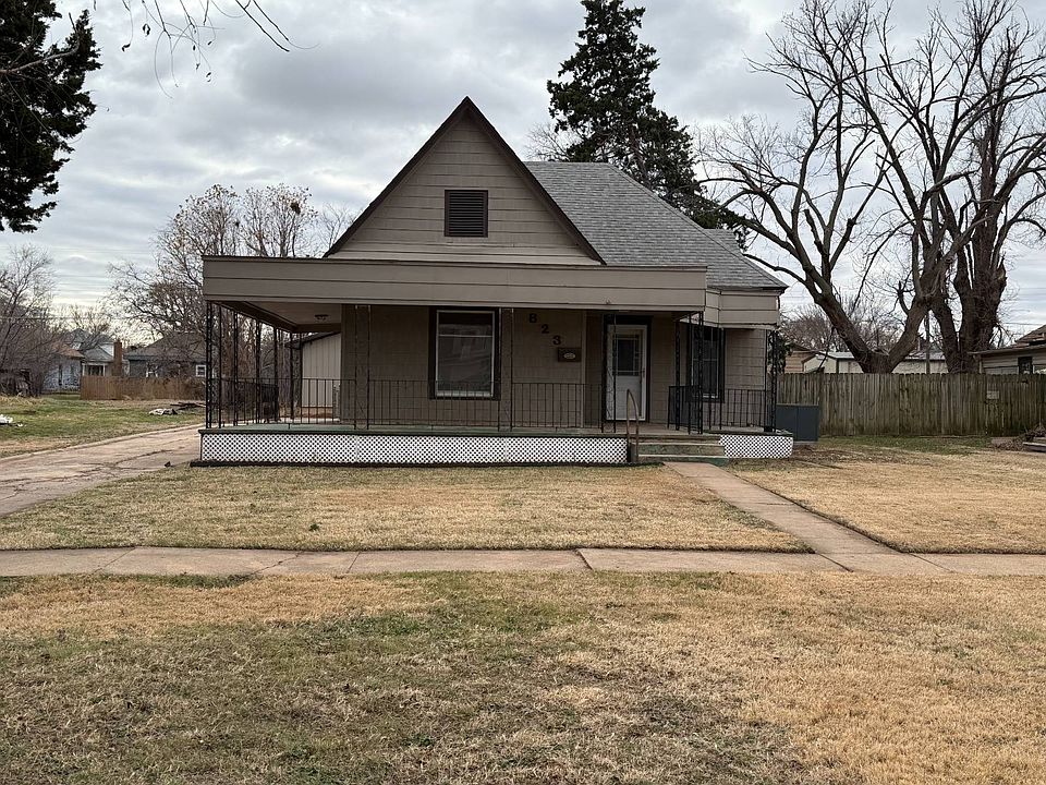 1st image of 823 Center St