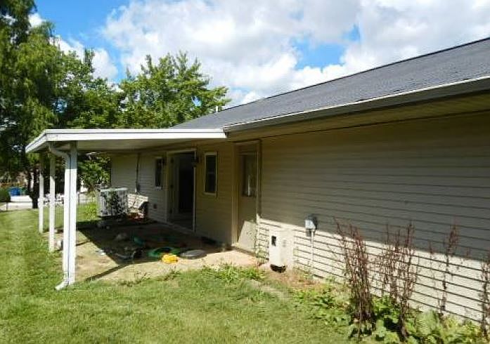 2nd image of 5600 Signet Dr