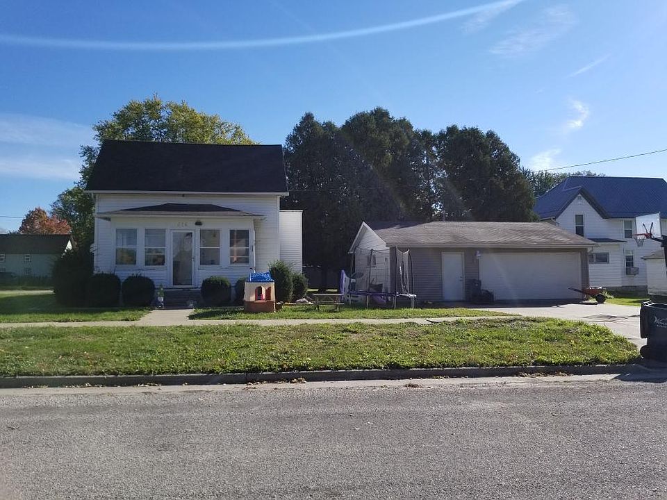 1st image of 616 Cedar St