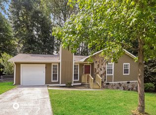 3828 Burnt Leaf Ln, Snellville, GA