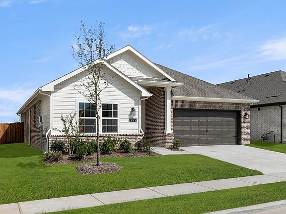 3rd image of 729 Waterhouse Lake Dr