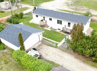 5016 E 49th St, Myrnam, AB T0B 3K0