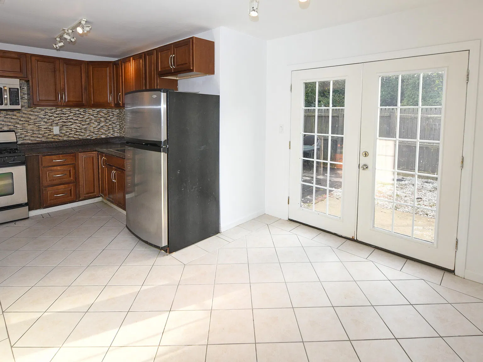 2 bed, 1.5 bath, 1200 sqft, $2,750 — Photo 4