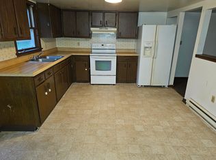 231 Maple St APT 2, Tobyhanna, PA 18466
