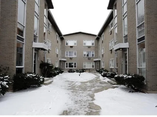 1336 E 76th St APT 3, Chicago, IL 60619
