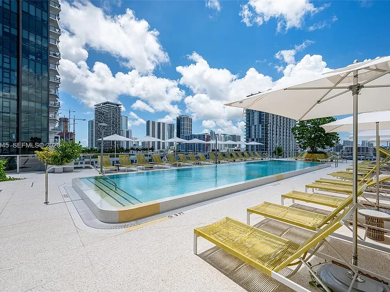 90 NE 32nd 601 Miami #601 — Photo 32