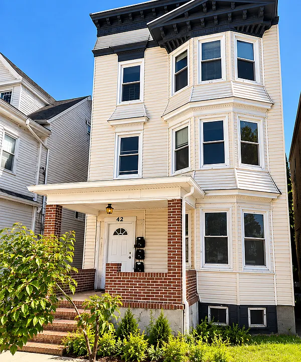 42 Seymour Ave #2