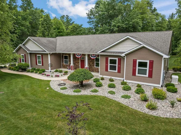 1713 N Nine Mile Rd, Sanford, MI 48657