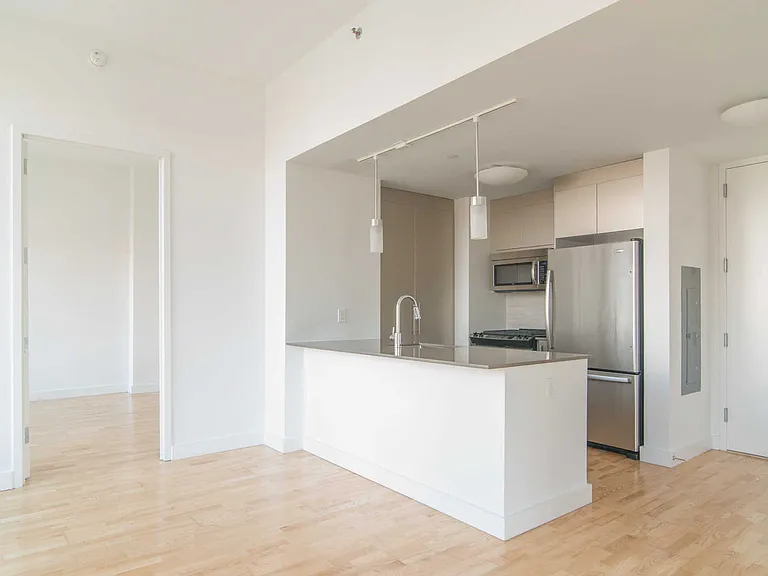 500 W 23rd St #2H — Photo 11