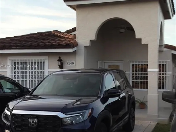 3149 W 68th Pl, Hialeah, FL 33018