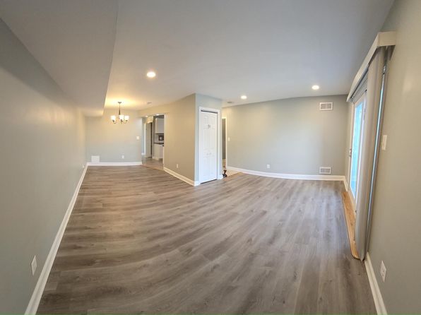 2727 Rhawn St APT 12B