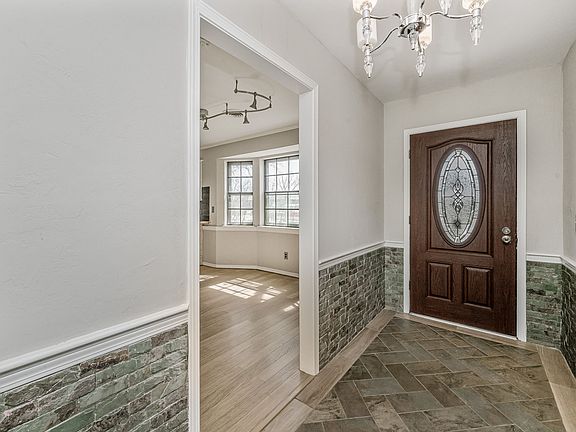 3rd image of 7504 Elmhurst Dr